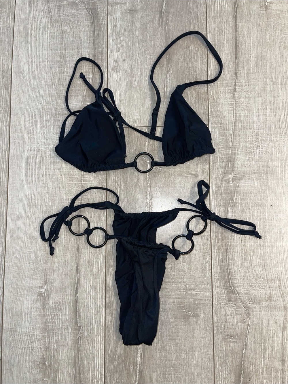 🌸🐚🖤Black Ring-Detail String Triangle Bikini Set-XS-NEVER WORN/BRAND NEW - Picture 2 of 2